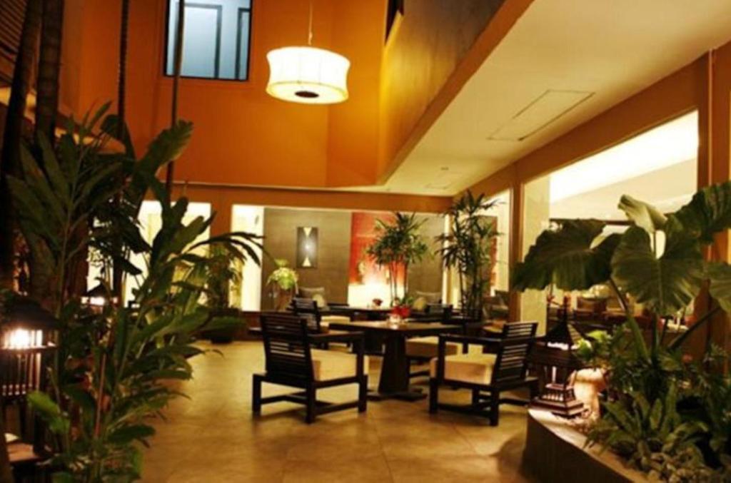 Hotel The Regent Park Phnom Penh Exterior foto