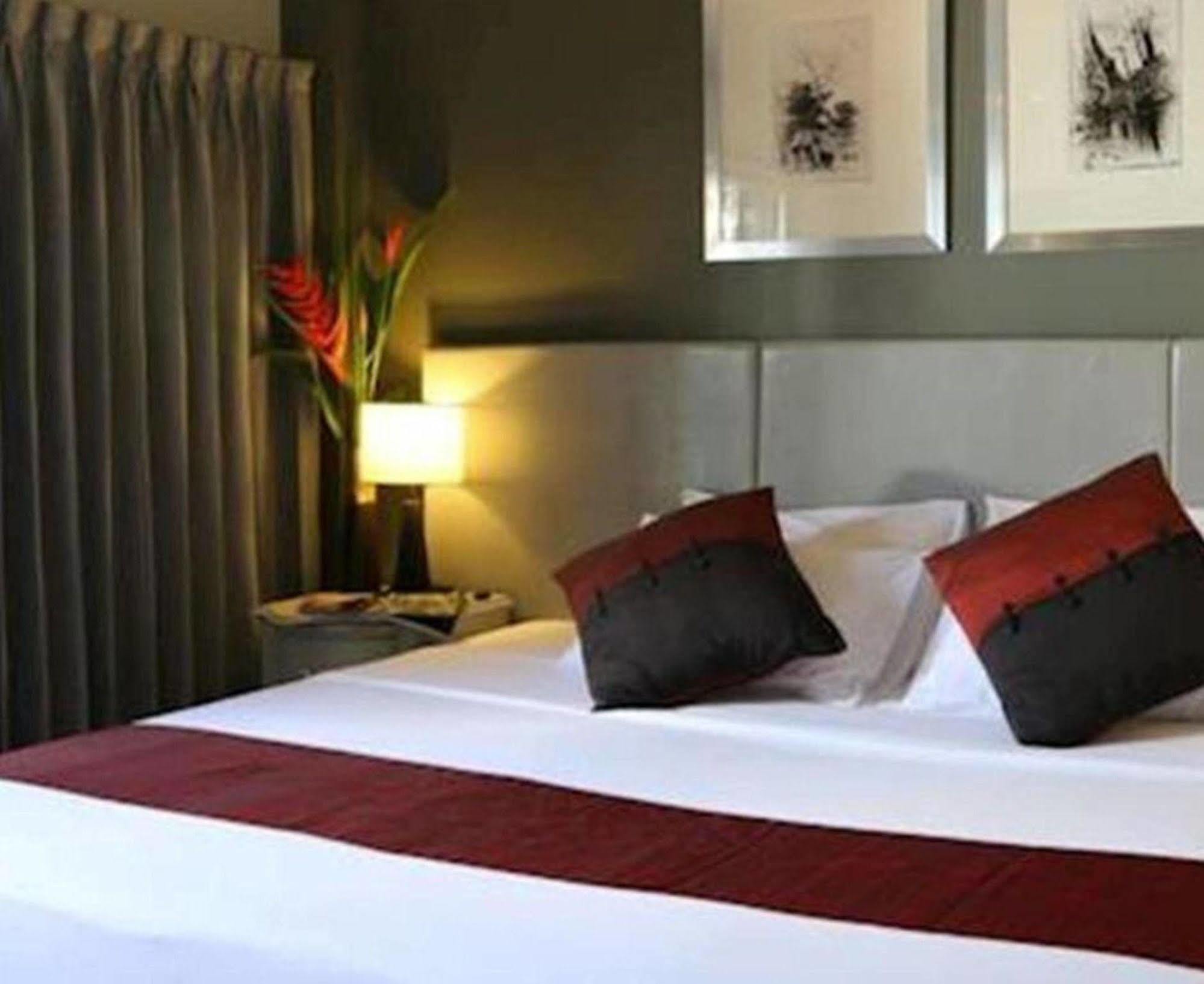 Hotel The Regent Park Phnom Penh Exterior foto